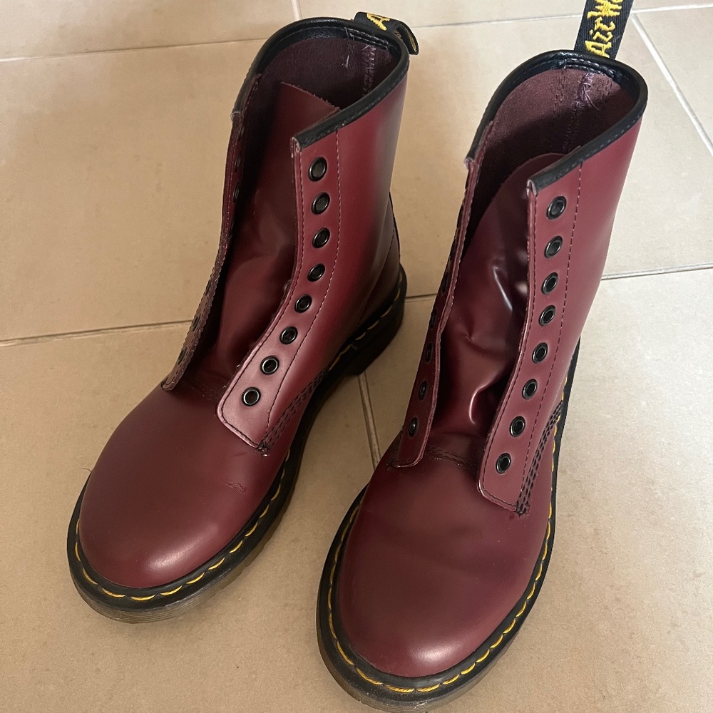 Dr. Martens Women's 1460 8 Eye Lace Up Boot Cherry Red Rouge Smooth Size7
